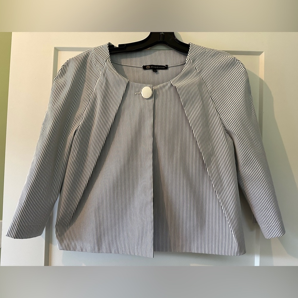 Size 44 (8-10) Divedivine short crop 3/4 sleeve jacket - Italy-note size photos